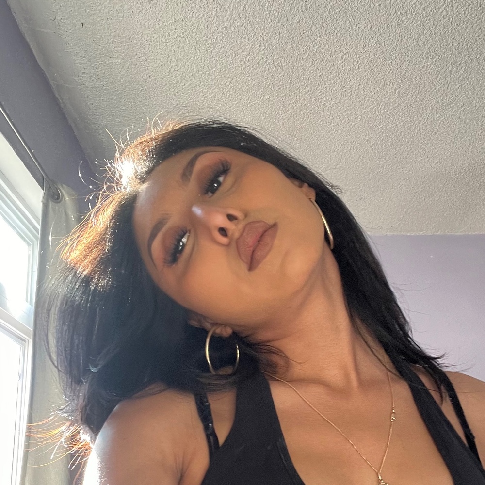 Meet your Posher, Dalia